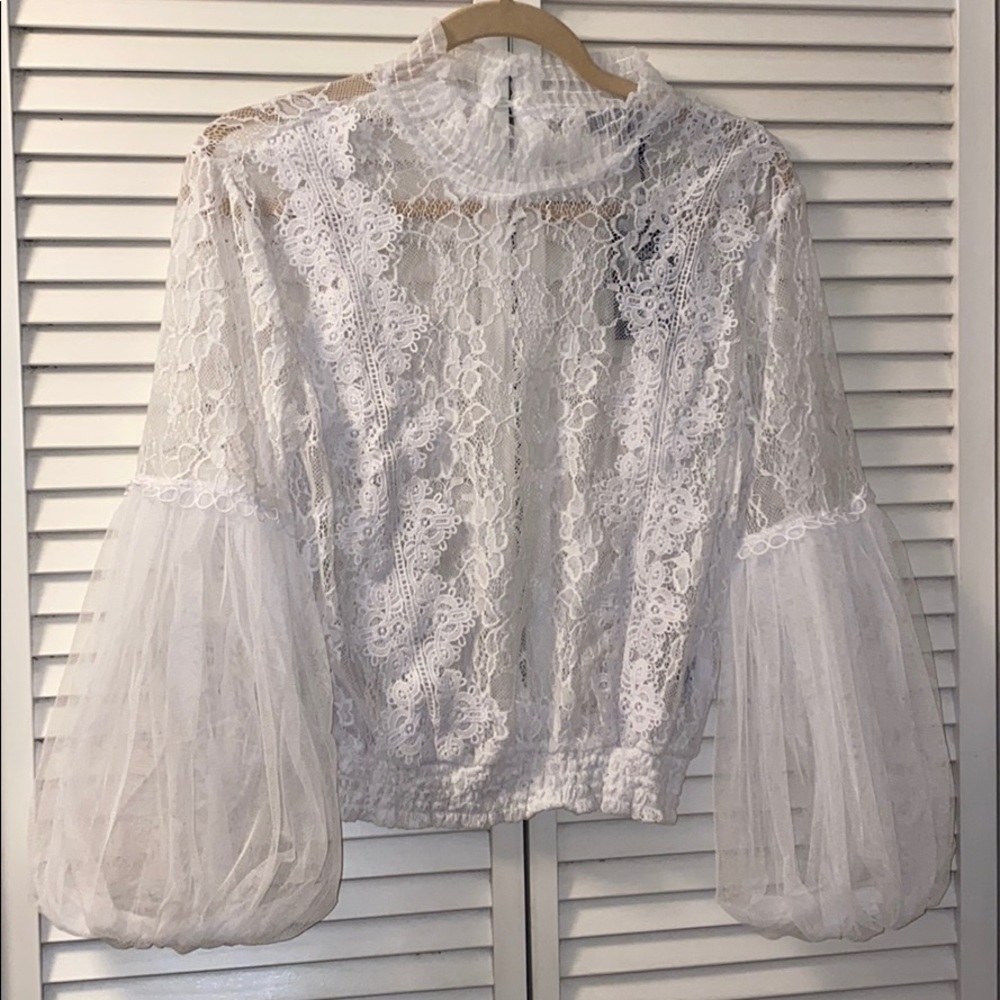 🔥Love University romantic lace junior top.🔥 - Picture 3 of 6